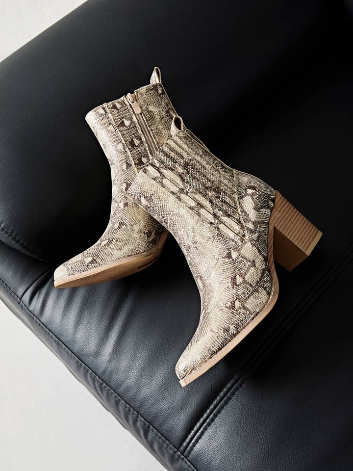 ERYNN - Wholesale Booties - Women's - HEELED ANKLE BOOTS - RUSSELL2