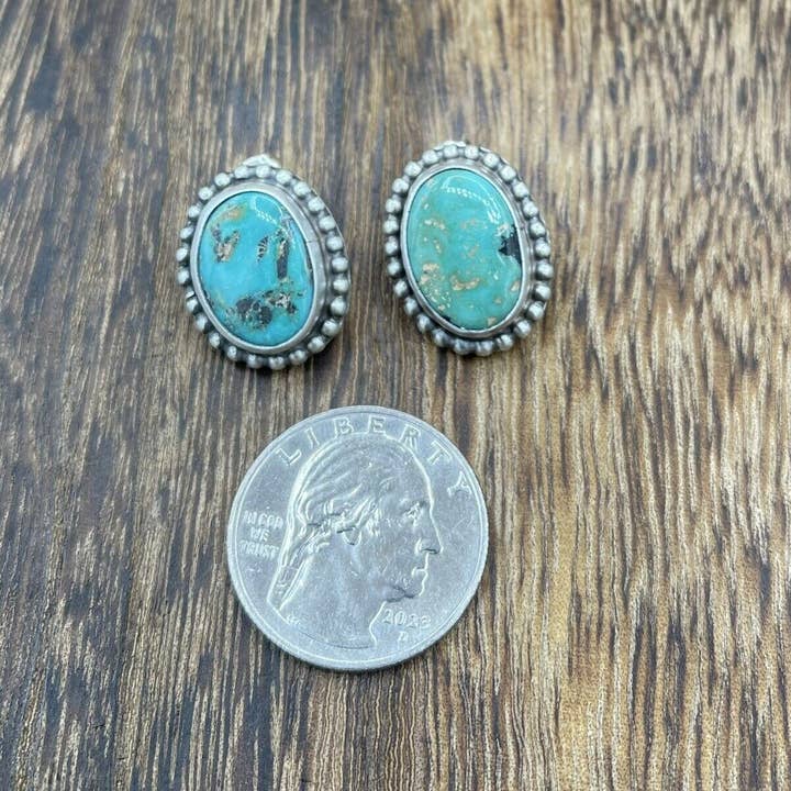 Native City Jewelry – wholesale Solitärörhängen – Infödda amerikanska Navajo handgjorda silverörhängen med Sonoran turkos.