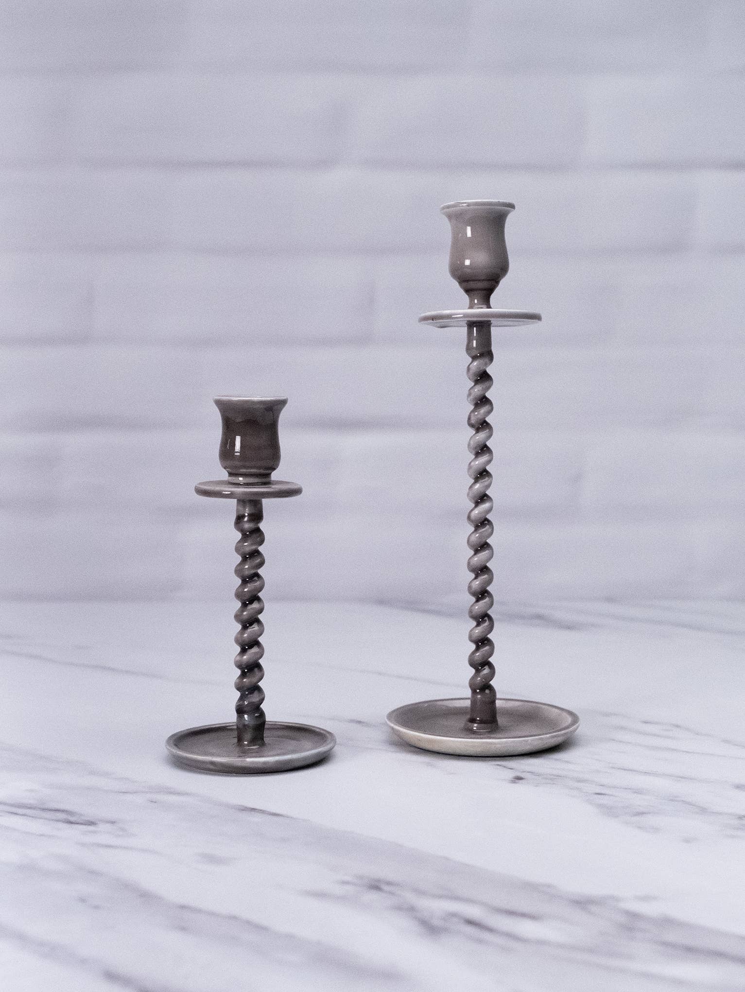 Made Market Co. – Engroshandel Lyseholder – Grå Proptrækker Taper Lysestage Lille3