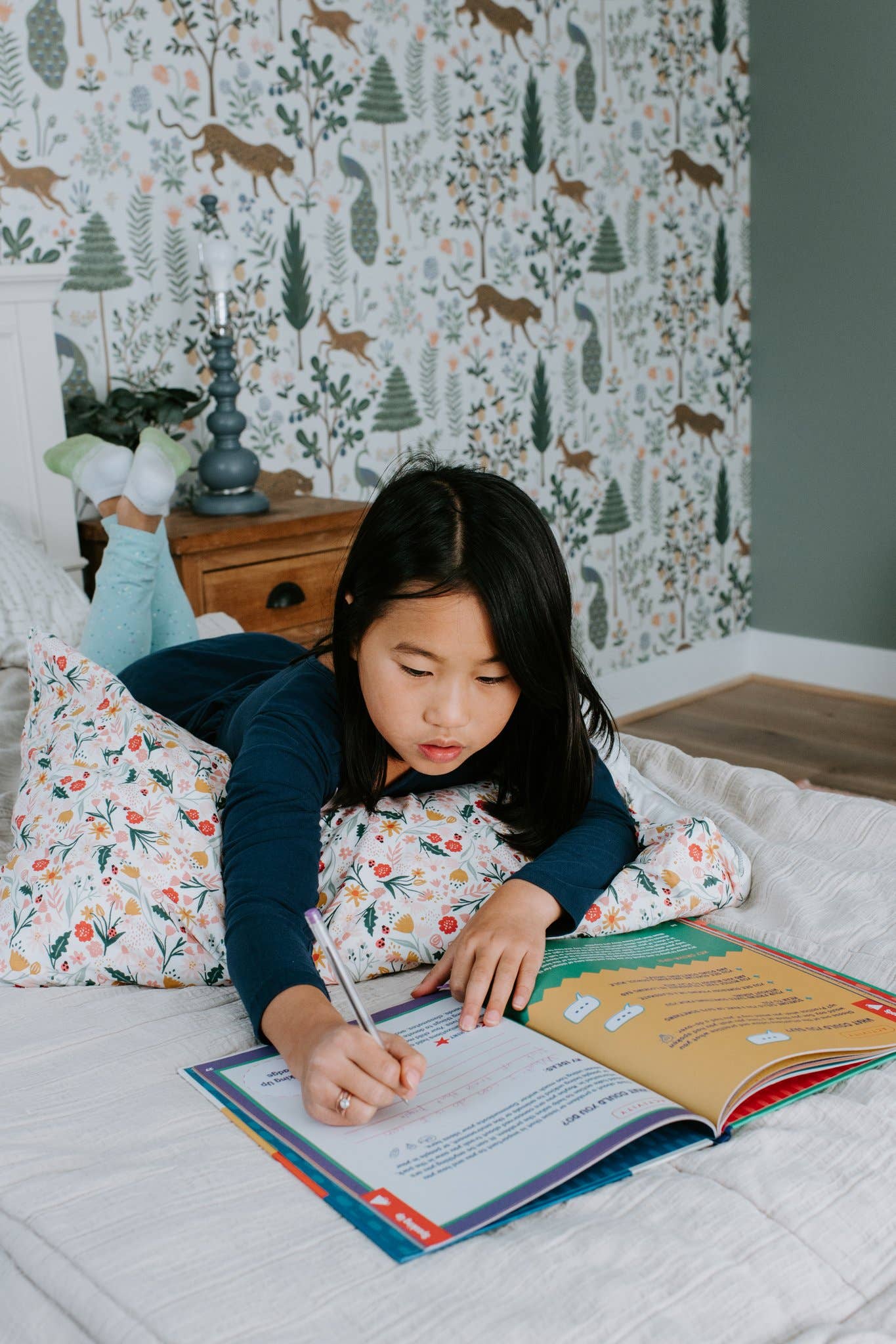 Bright Littles - Wholesale Biography & Memoir Book - Leaders Conversation Journal8