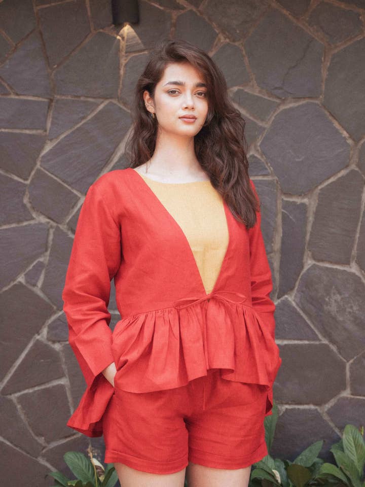 Conjuntos de duas peças de blusa e shorts em linho Peplum por atacado de Drishya Linen