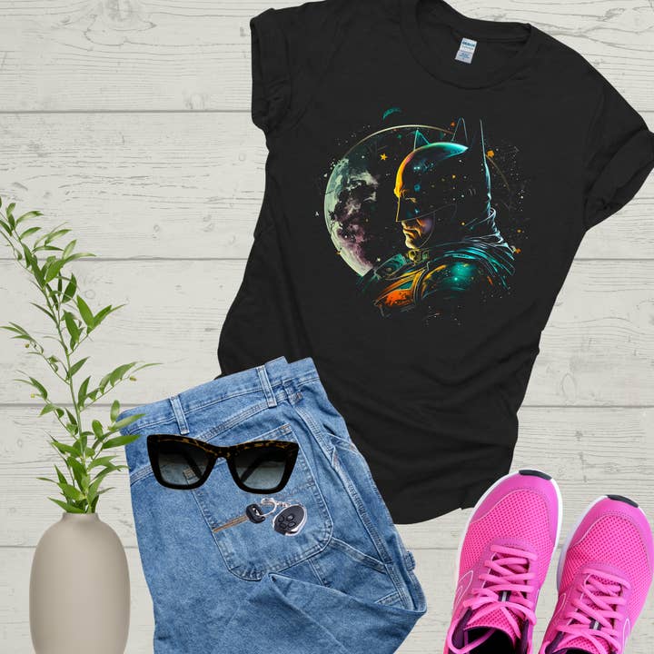 Canalizza il Cavaliere Oscuro Caped Crusader che c'è in te con Bruce Wayne per la vendita all'ingrosso da parte di Ink'd Worx by Design