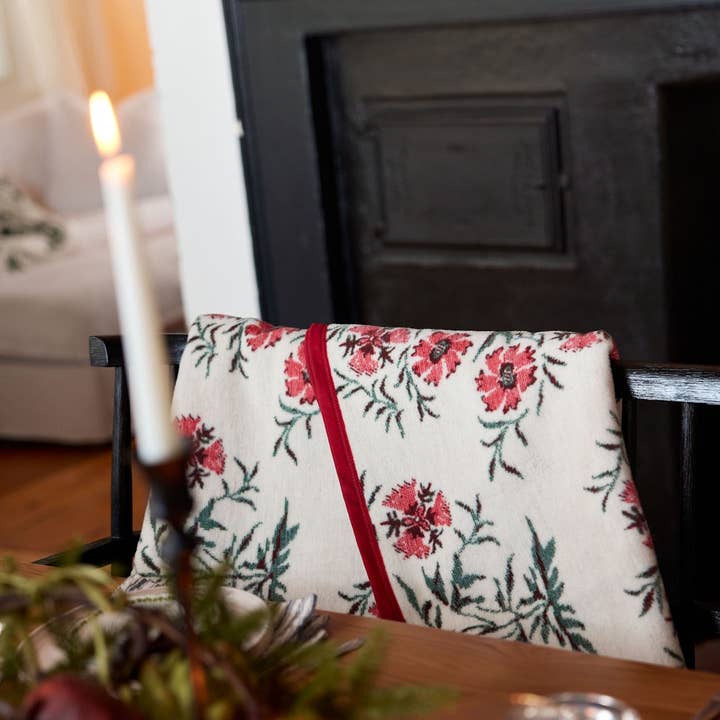 ChappyWrap - Wholesale Throw Blanket - Merry Motif Blanket7