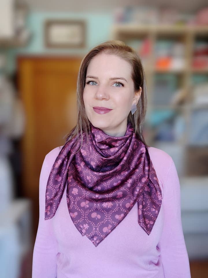 Bourgondische Vintage Bloemen Grote Sjaal voor wholesale door Rodal Studio