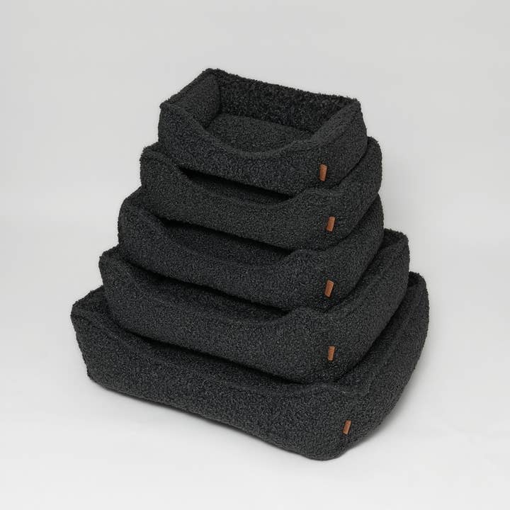 Staey – wholesale Pet bed – Dog – Tora Dog Bed | Storm Curly2