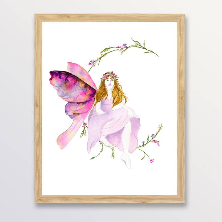 Impression artistique en forme de fée assise pour la vente par Aaryn West