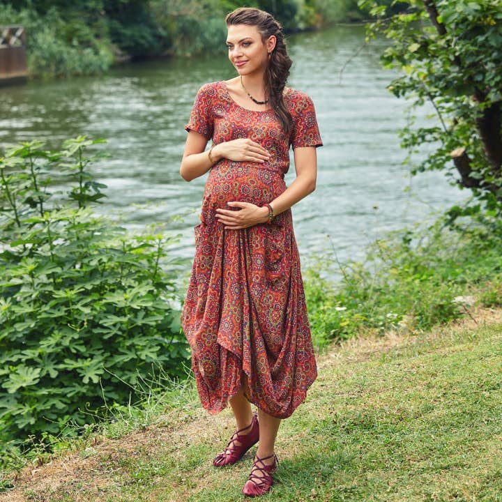 Vestido materno com estampa retrô meia manga em volta do pescoço longo Bohem por atacado de Los Banditos