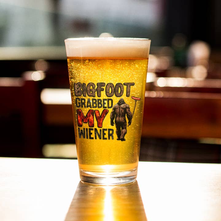 Squatchin’ Country - Vendita all'ingrosso Boccali - Bigfoot ha fatto cosa?!? Divertenti bicchieri da birra da 16 oz con Bigfoot