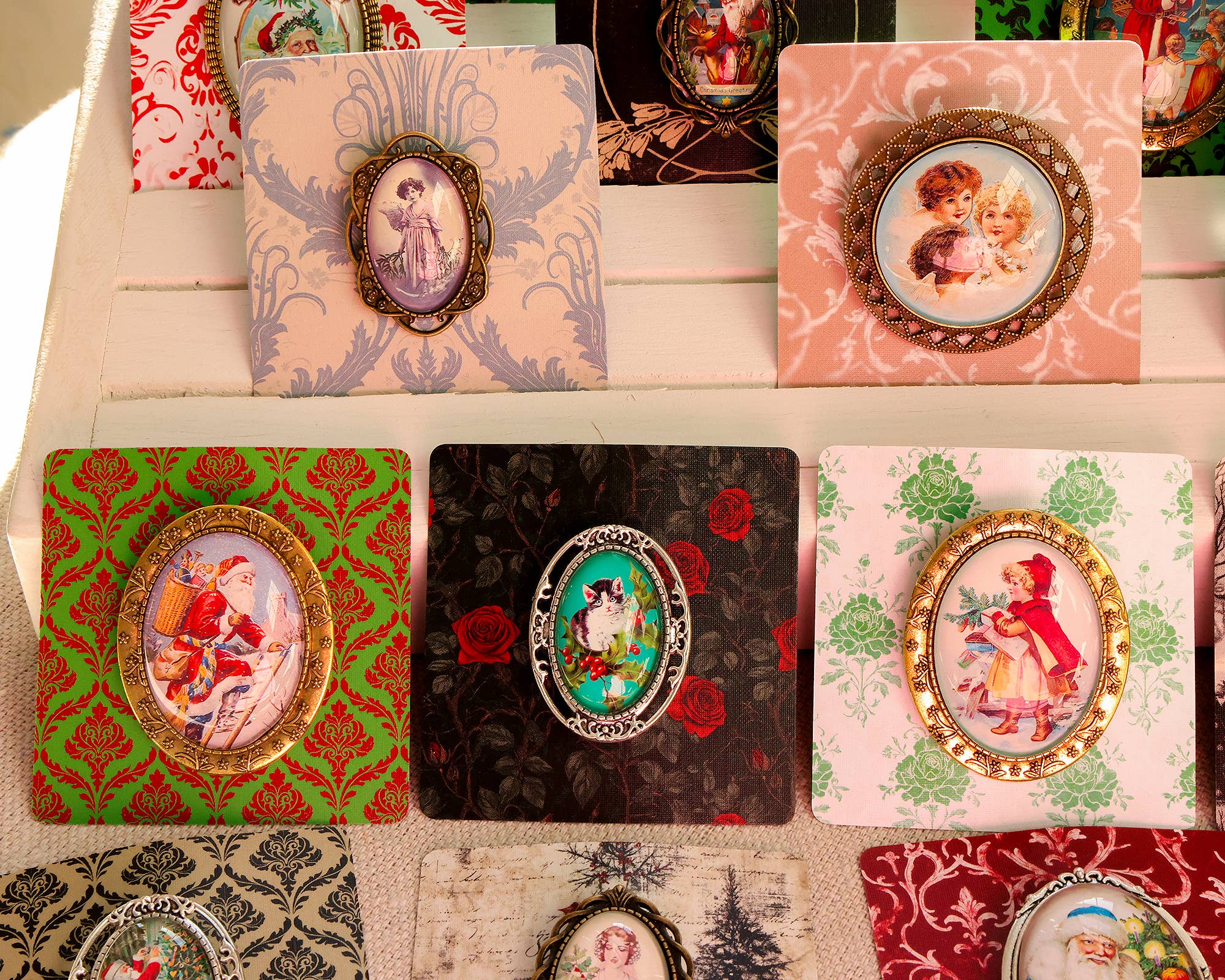 Asunder Bazaar - Wholesale Brooch - 20pc Vintage Christmas Brooches on Cards 21
