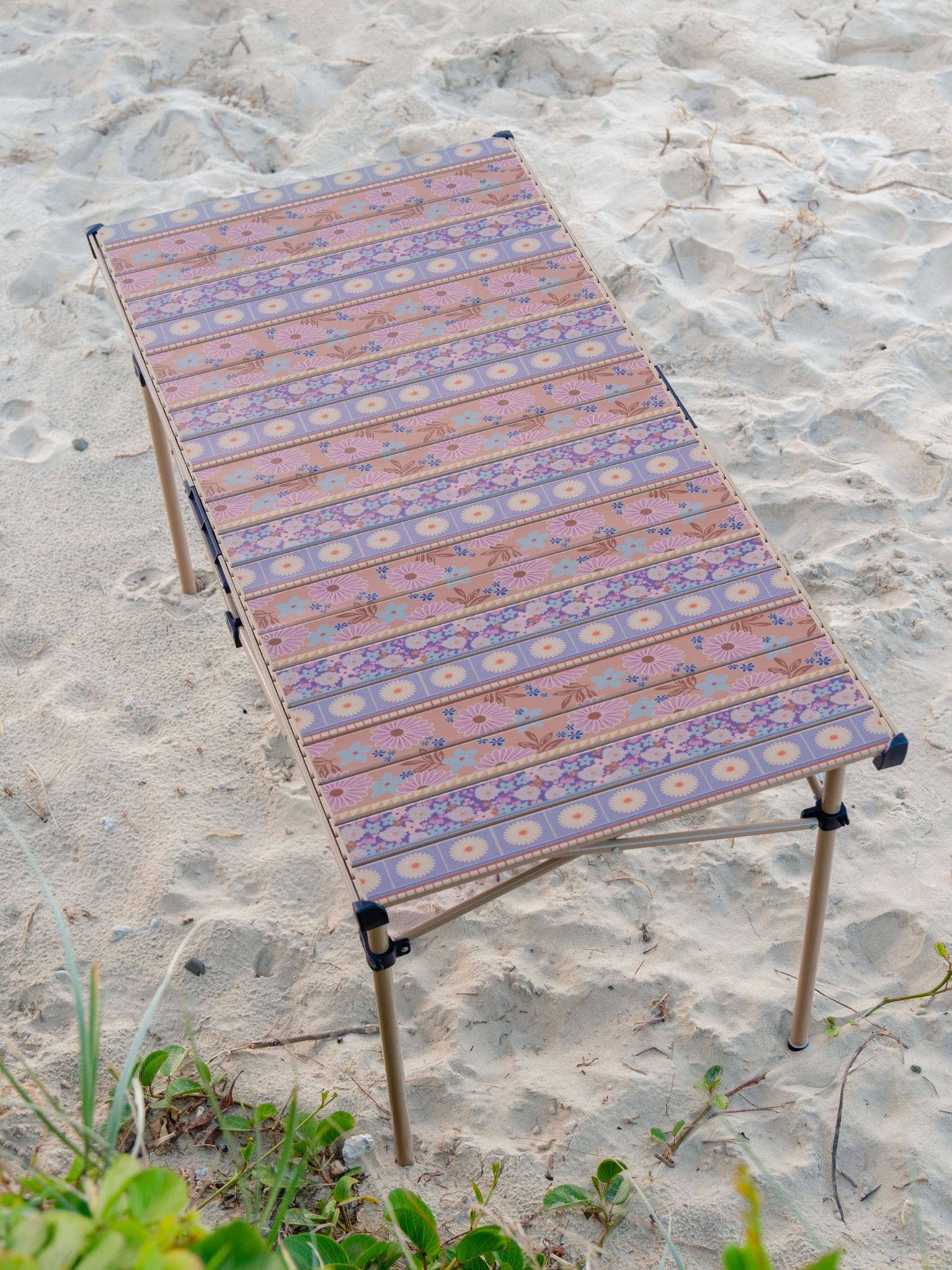 Sunni Scenes - Wholesale Patio table - Lavender Camping Table0