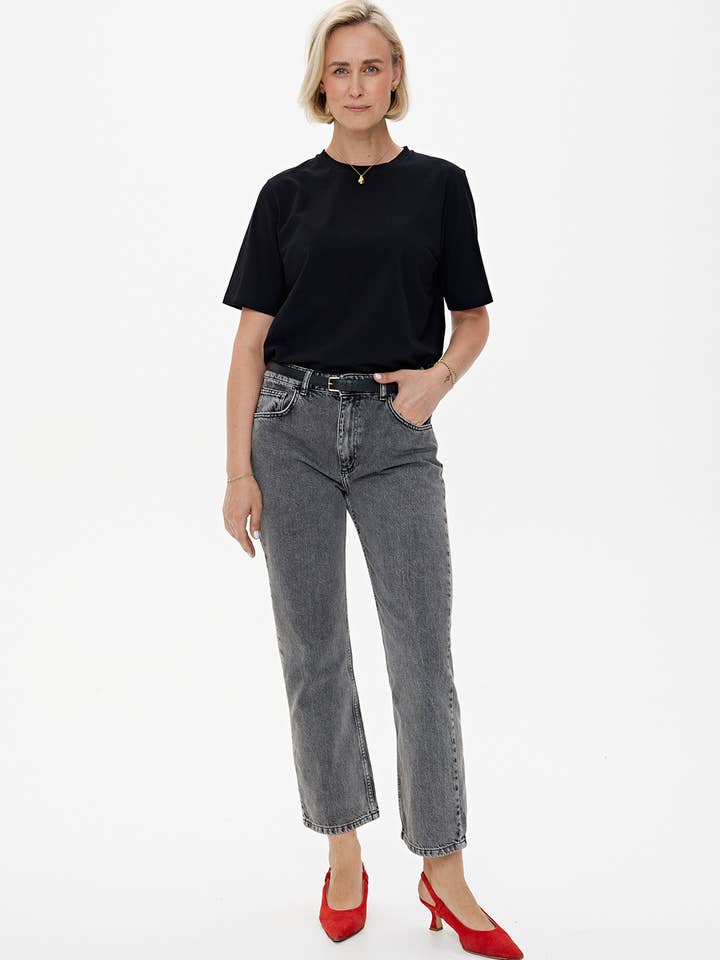 CAPSULE by Agnė Gilytė - Wholesale Jeans - Women's - Jeans 'LA PARISIENNE' | flattering slim fit gray10