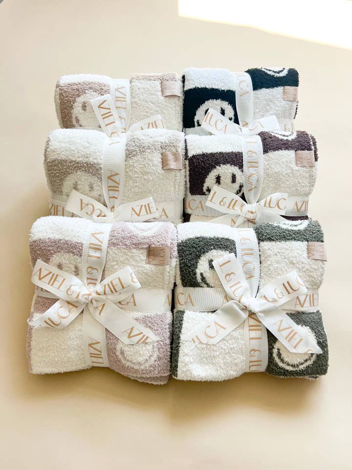 Aziel & Luca - Wholesale Bedding Blanket - Kids & Baby - Smiley Checker Blanket