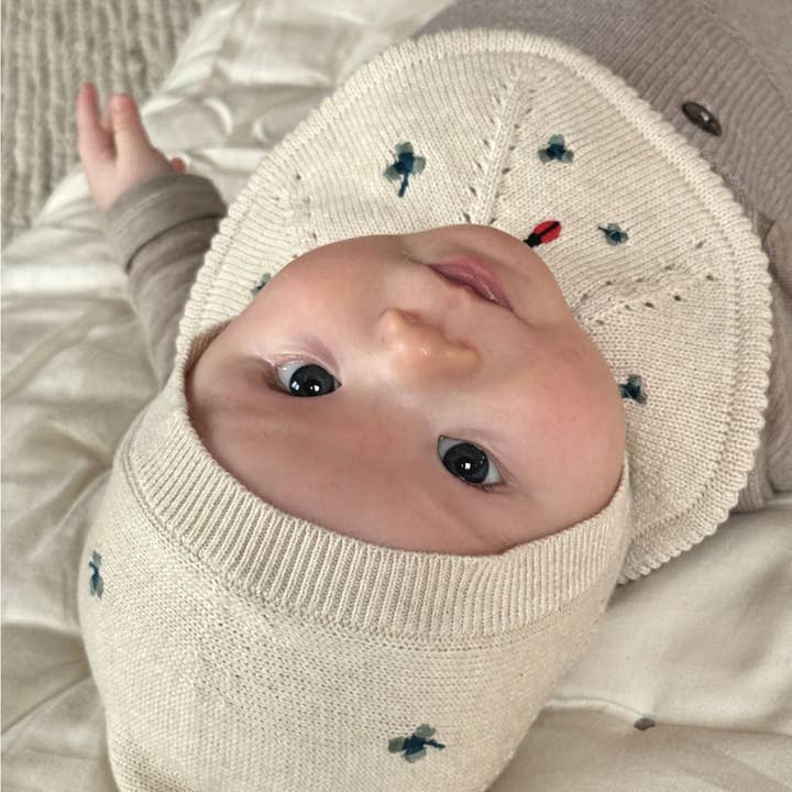 Saga Copenhagen - Wholesale Bib - Baby - Knitted Baby Bib - Organic cotton - Cream & Embroidery