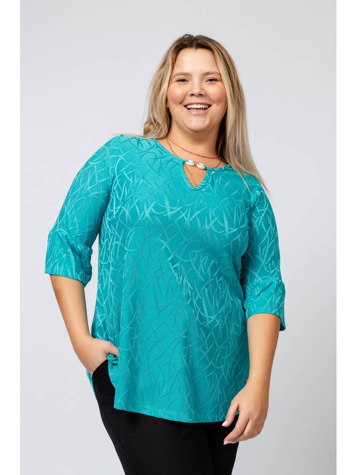 Teresa Cardoso Oliveira – Großhandel Tunika – Damen – 241283 - Stricktunika aus der Frühjahr-Sommer-Kollektion in Übergröße2