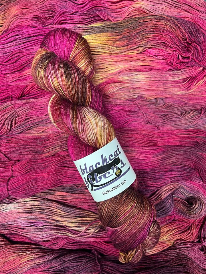 Laine à chaussettes Tryst- Nomad pour la vente par Black Cat Fibers