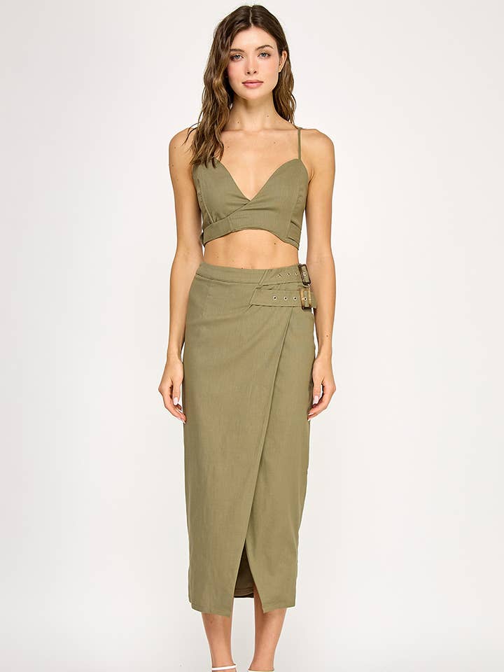 Ensemble haut court en lin et jupe midi portefeuille pour la vente par Spring Haze Inc.