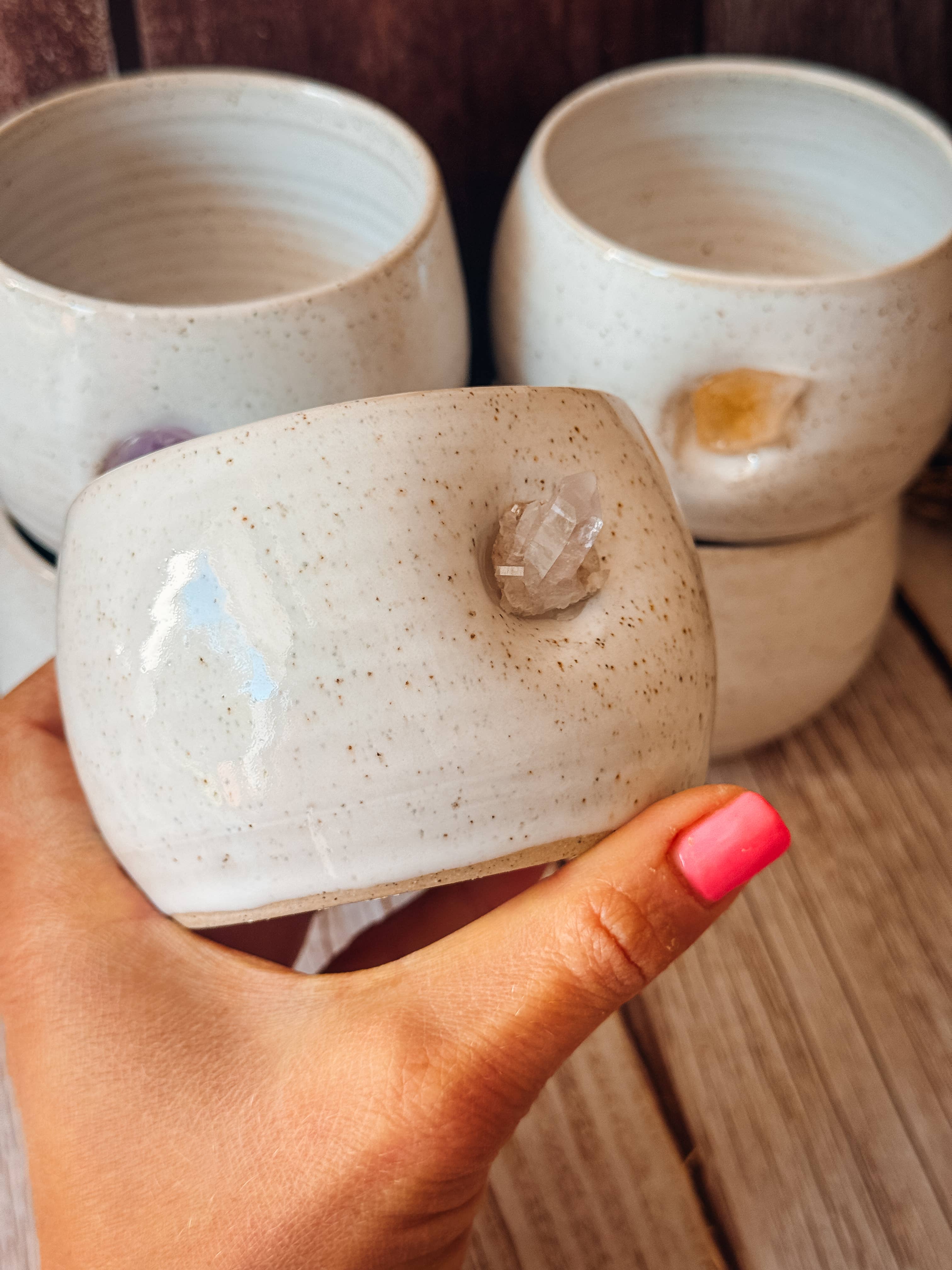 Wolf and Clay Pty Ltd - Vente Tasse à café - Mug câlin en céramique fait main avec détail en cristal6