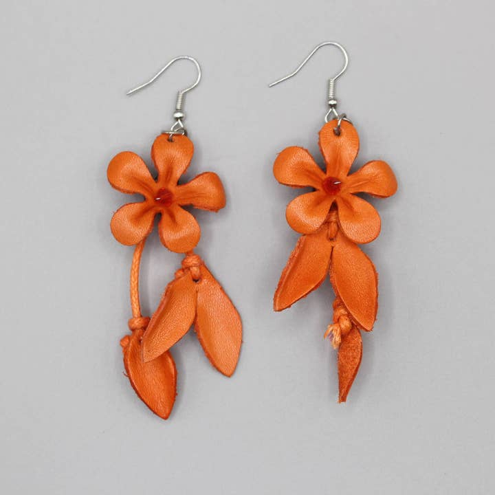 Sunflower Handmade leather inc – Großhandel Ohrhänger – Handgefertigter Blumenohrring aus Leder4