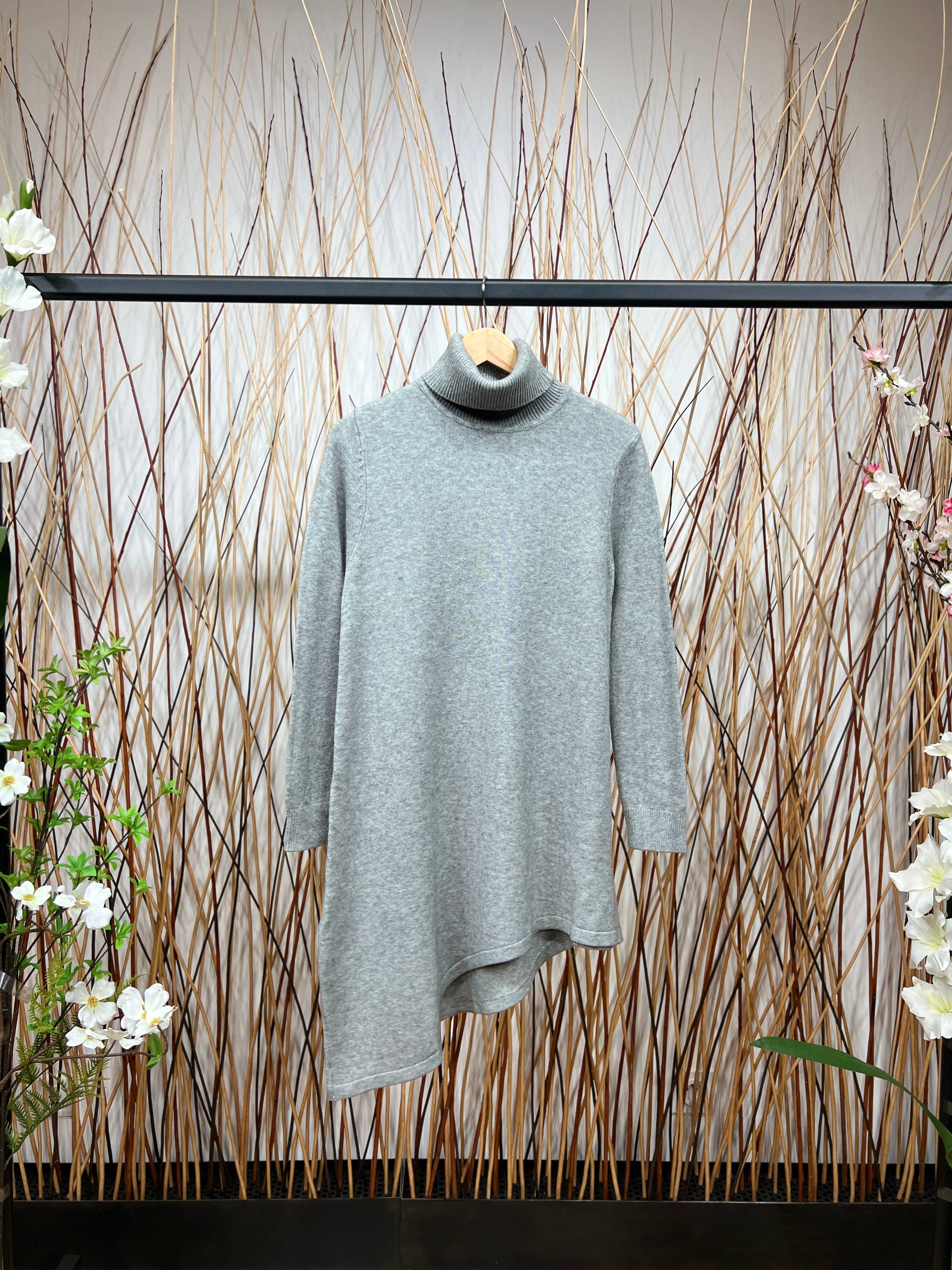 L'Emotion - Wholesale Tunic Sweater - Women's - Asymmetric Cut Turtleneck Tunic Sweater1