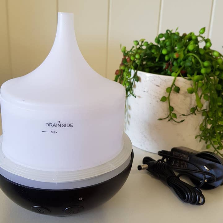 Candle Warmers Australia - Wholesale Electronic Diffuser - Black 250ml diffuser base - RRP $11