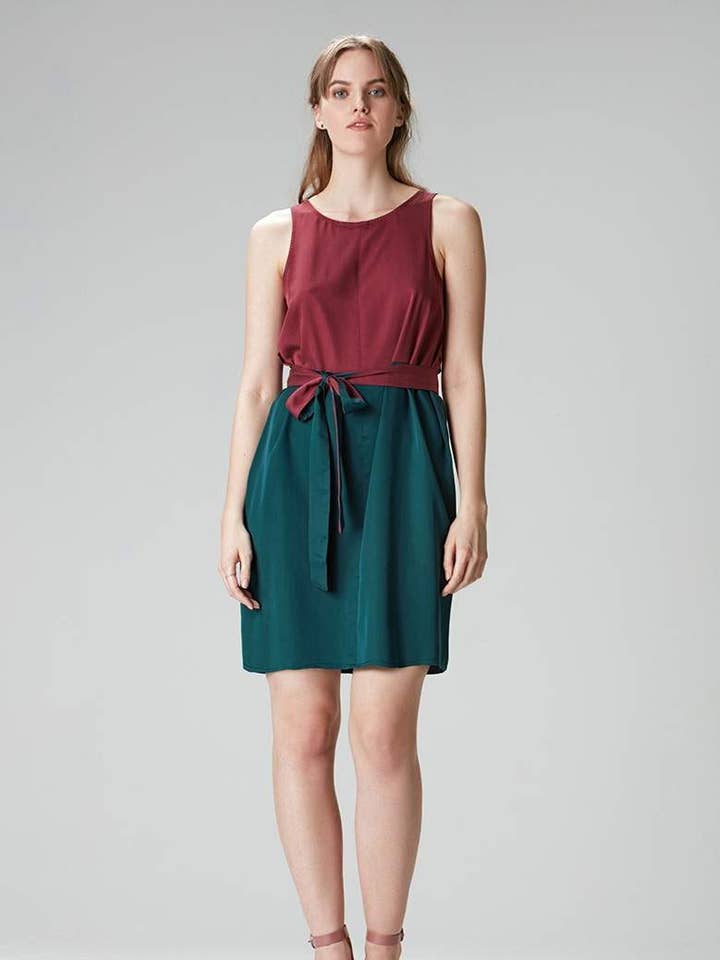 Knee-length “TULPINA” dress burgundy and green made of tencel for wholesale by Studio Hertzberg