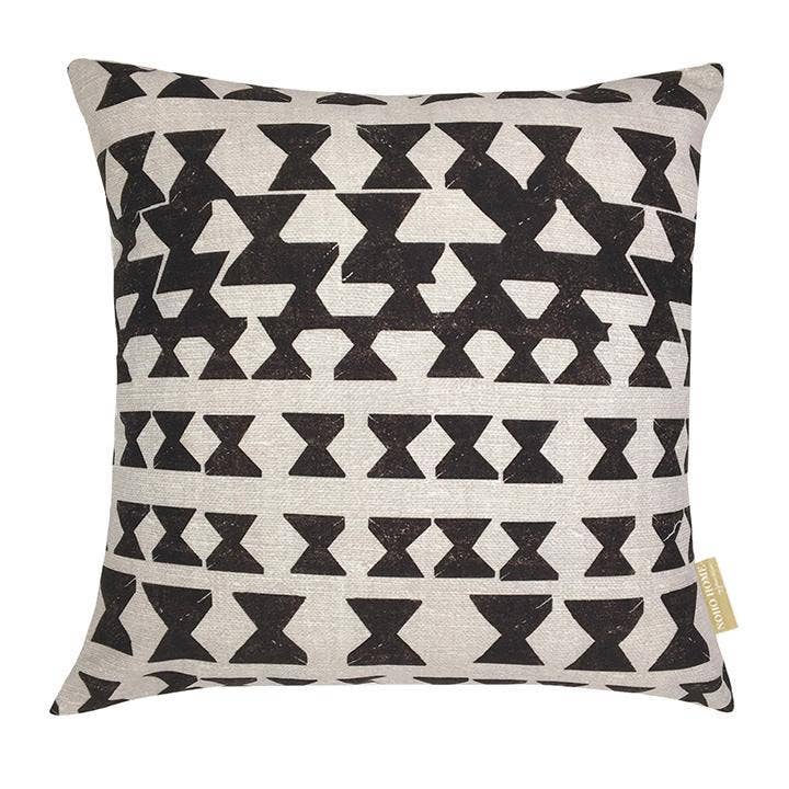 Taie d'oreiller carrée Kapili pour la vente par NOHO HOME by Jalene Kanani