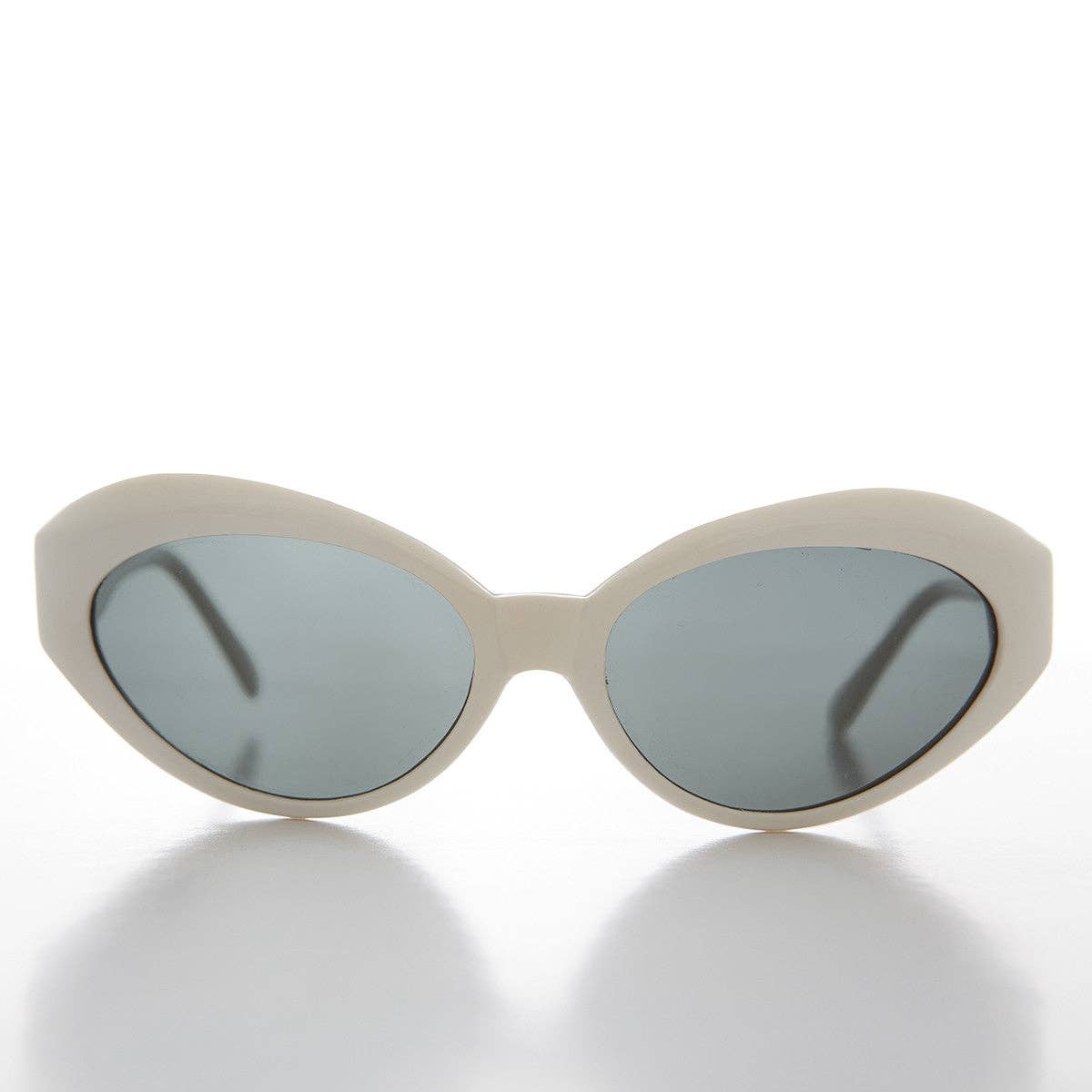 SUNGLASS MUSEUM - Wholesale Sunglasses - Women's - 90s Curved Cat Eye Sunglass Retro with Glass Lens - Flo3