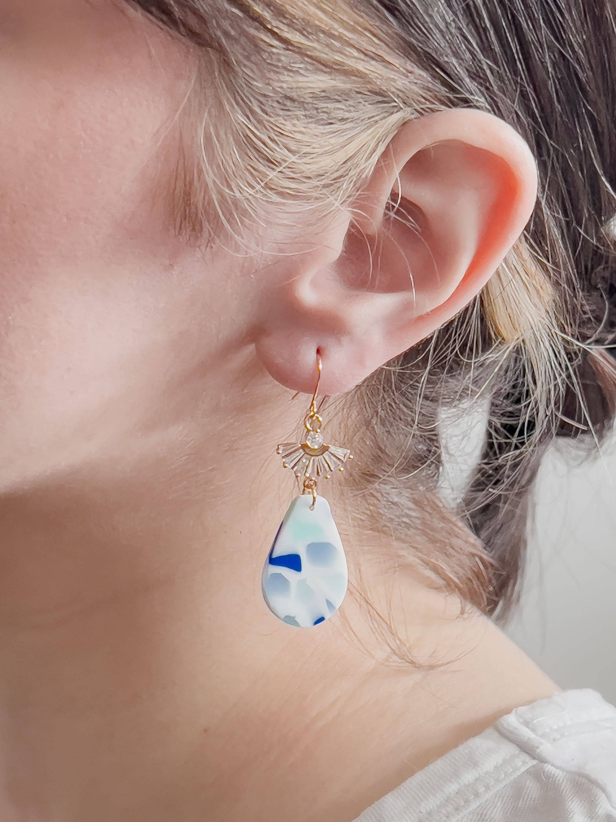 KLAEI DESIGN STUDIO - Vente Boucles d'oreilles pendantes - Col K ✦ Boucles d'oreilles éventail bleues élégantes1