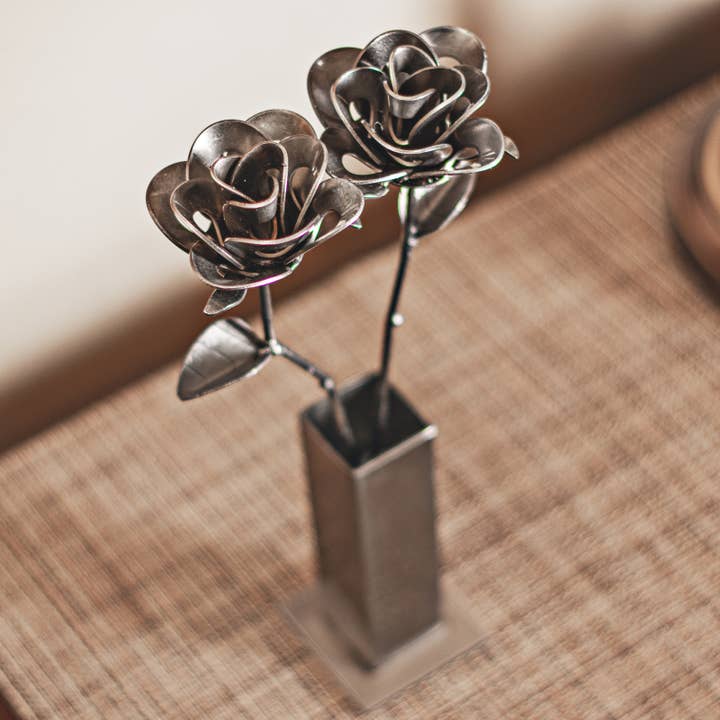 Metal Relic – wholesale Vase – Square Tube Bud Vase