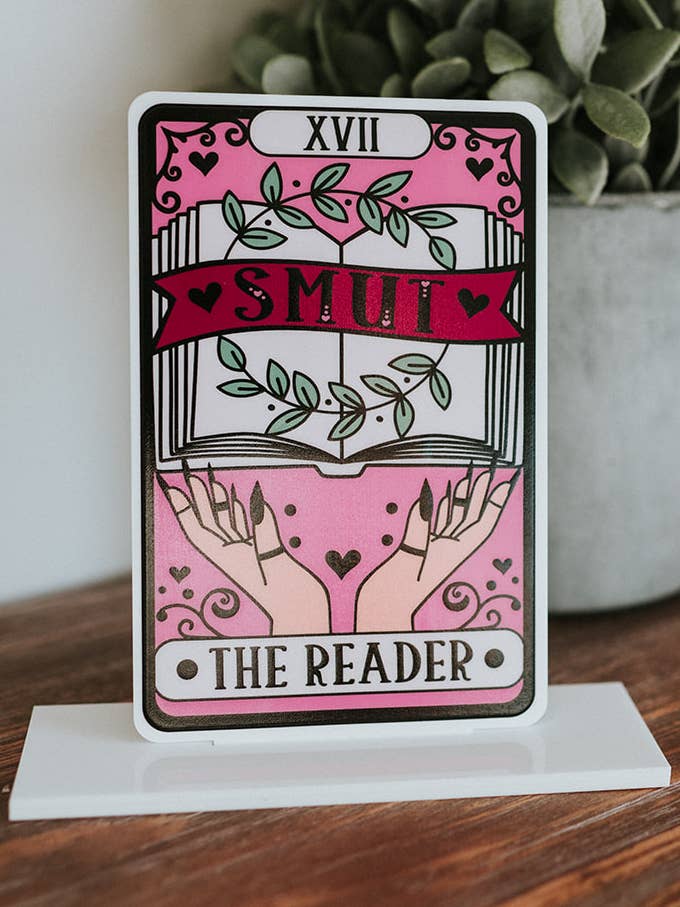Smut Reader Tarotkort Akrylhylla med Ställ för wholesale av The Bookish Bird Co.