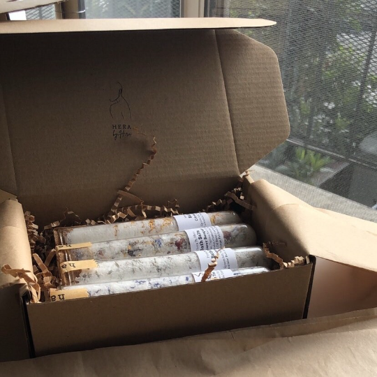 Hera By Hera Bath and Body – Engroshandel Badesalt – 4 sæt med bade- og badesalte i reagensglas, 1,5 oz hver, klar til gave, julegave, strømpegave4