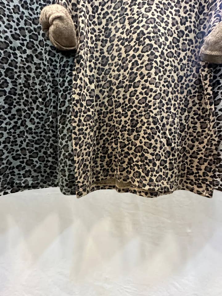 Mimi & Gogo - Wholesale T-Shirt - Women's - Leopard Turtleneck Top @5672_HLeoColChemine11