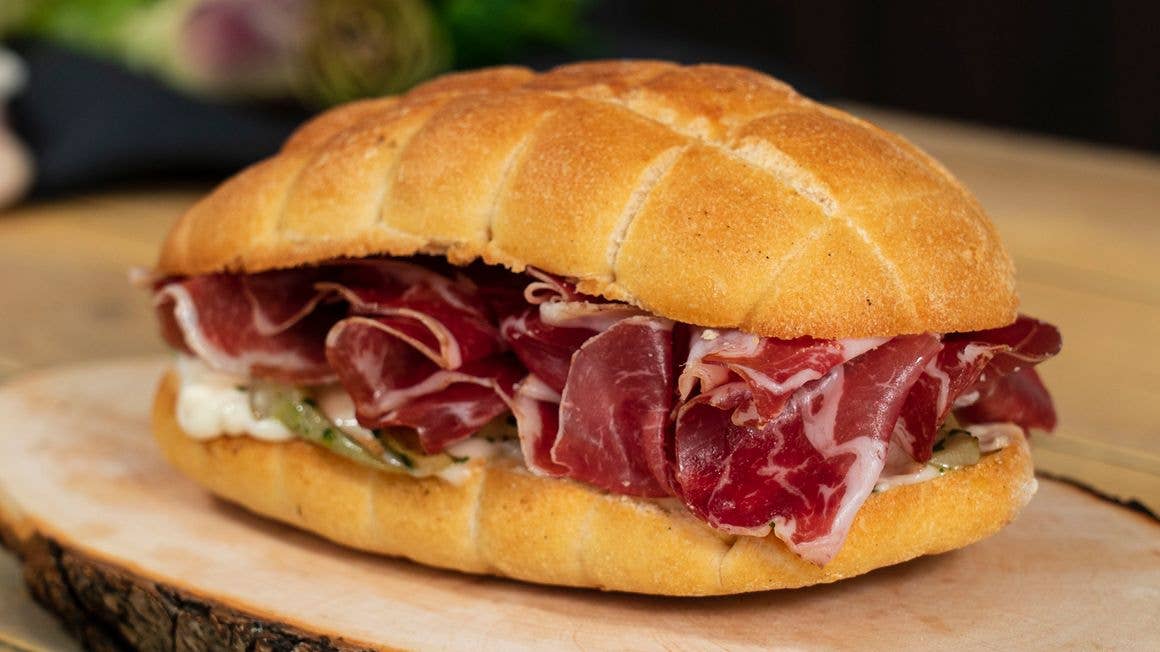 Il Mercante di Terra – wholesale Salami – Capocollo från Lucano-grisen2