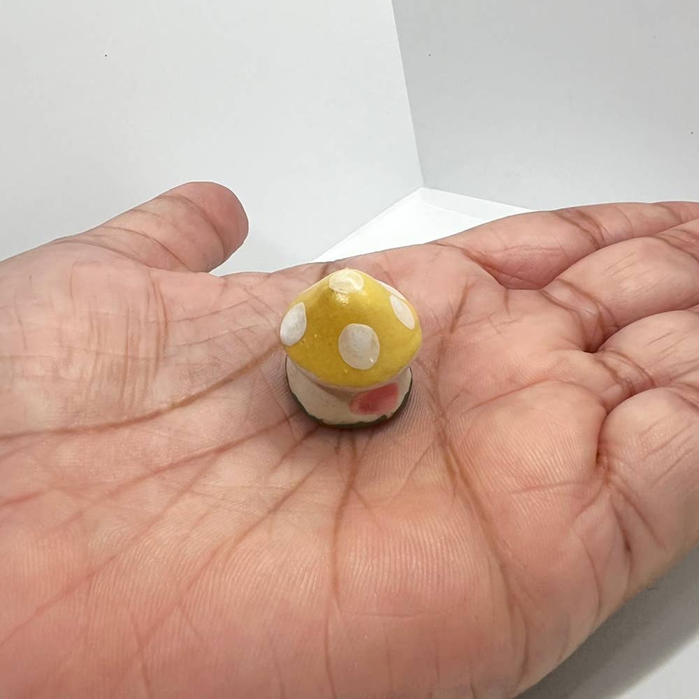 VIE - Wholesale Decorative Figurine - Mini Ceramic Figurine, Assorted Colour, Approx. 2cm2