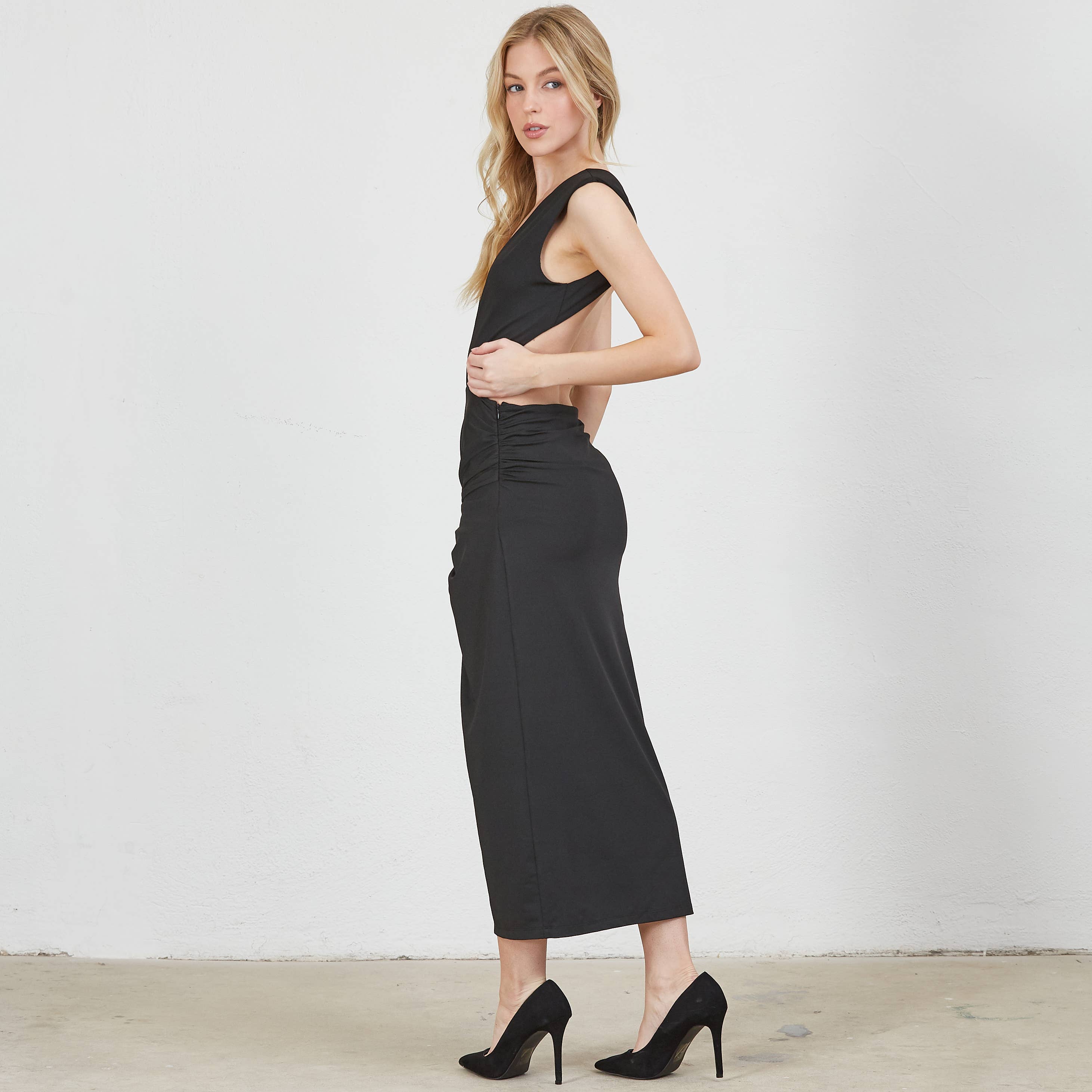 Vestis M - Venta al por mayor Vestido - Mujer - Vestido midi con escote pronunciado y espalda abierta con giro escultórico - Negro4