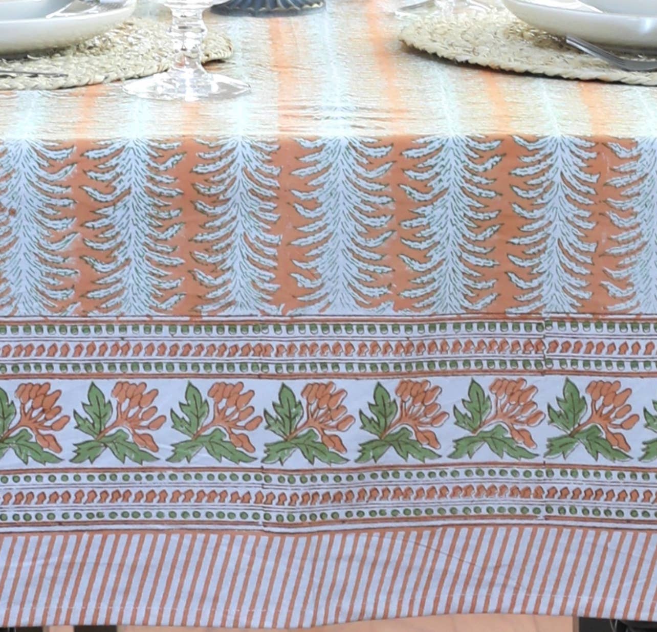PACIFIC & ROSE TEXTILES - Wholesale Tablecloth - Tablecloth Tippit2