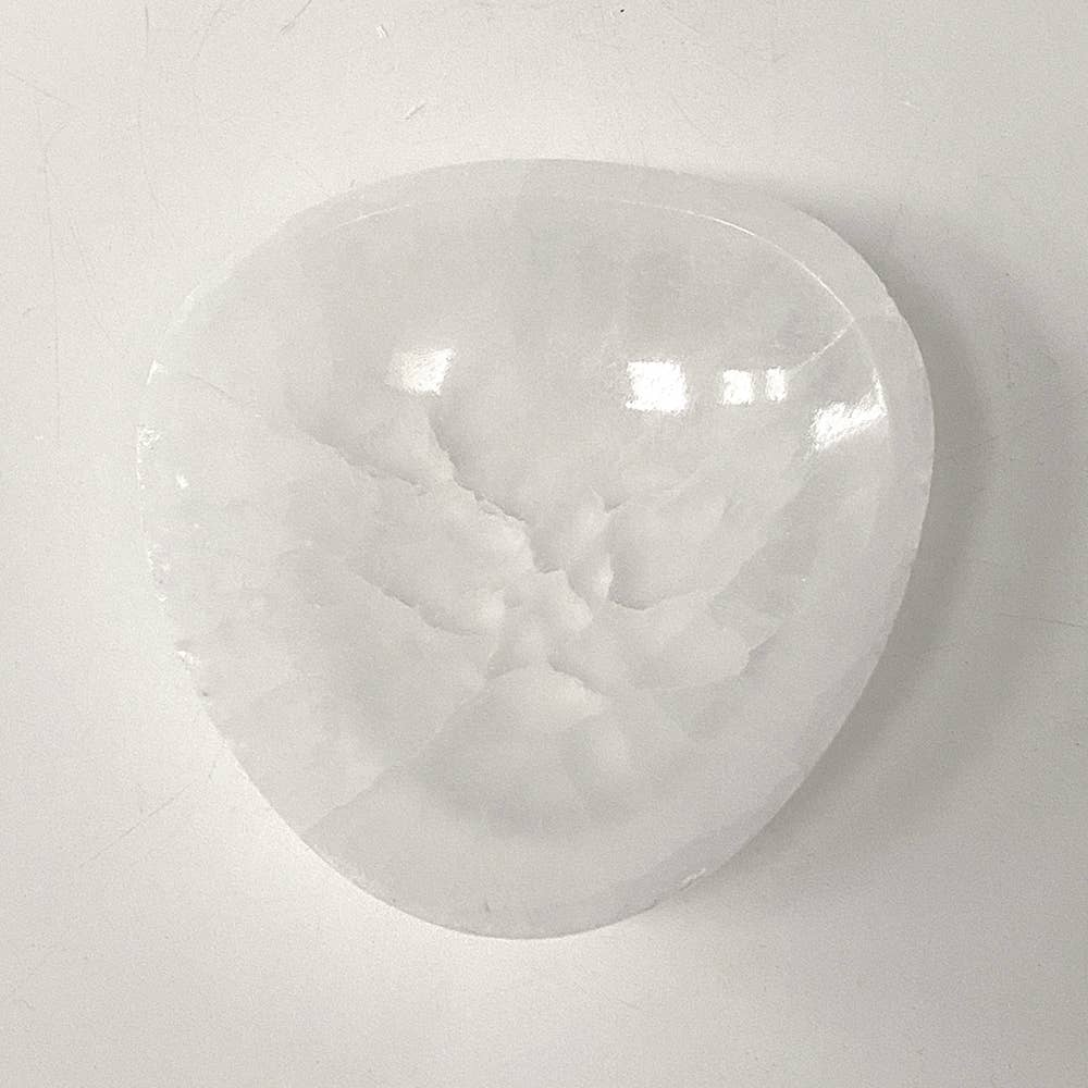 VIE – wholesale Decorative plate/dish/bowl – Selenite Bowl, Triangular, 10cm2