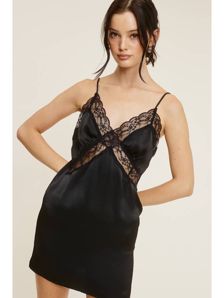 Mimosa - Vente Robe – femme - Robe nuisette mini en satin et dentelle à col en V avec bordure en dentelle transparente7