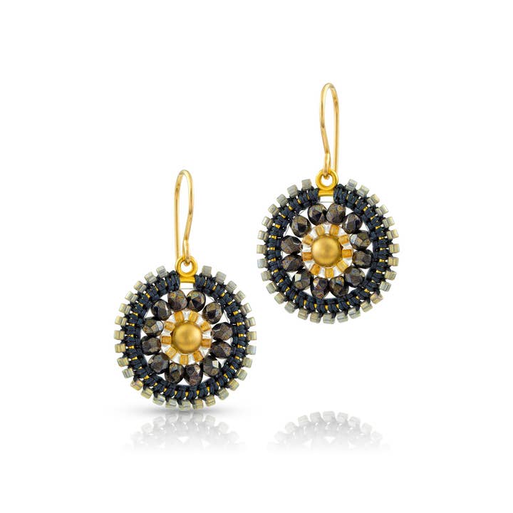 Boucles d'oreilles en macramé en soie Deep Sea pour la vente par Emma Louise LLC