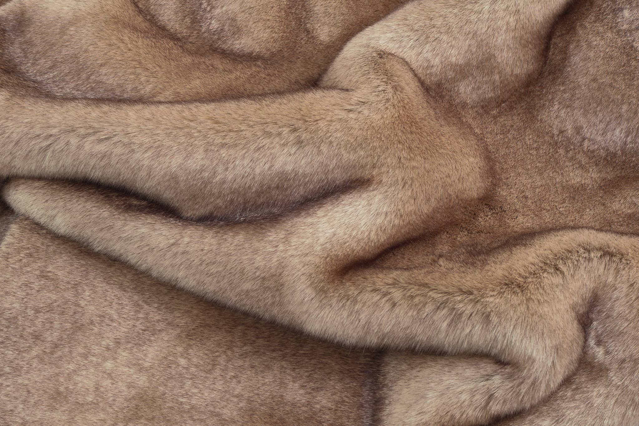 Henry d'Elkin - Wholesale Throw Blanket - Adelaide faux fur blanket with grey cashmere wool lining1
