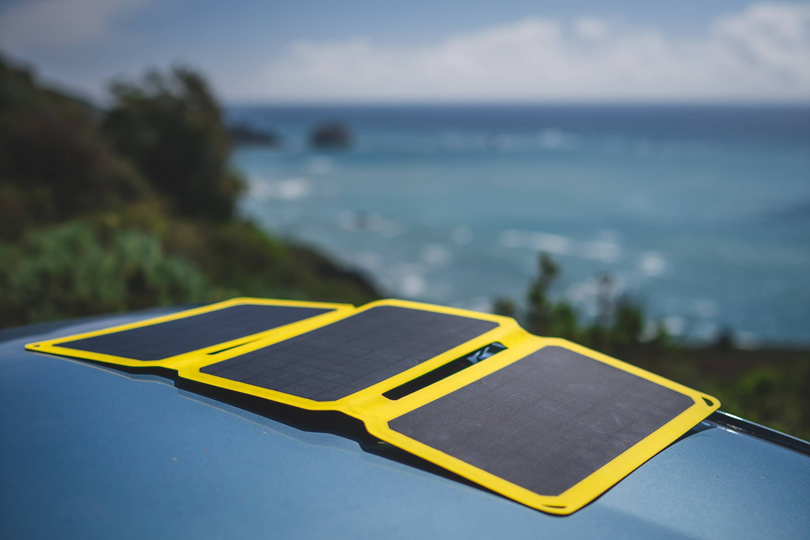 SunJack – Carregador portátil por atacado – Carregador solar portátil SunJack 25W+2x 10k mAh Powerbanks5