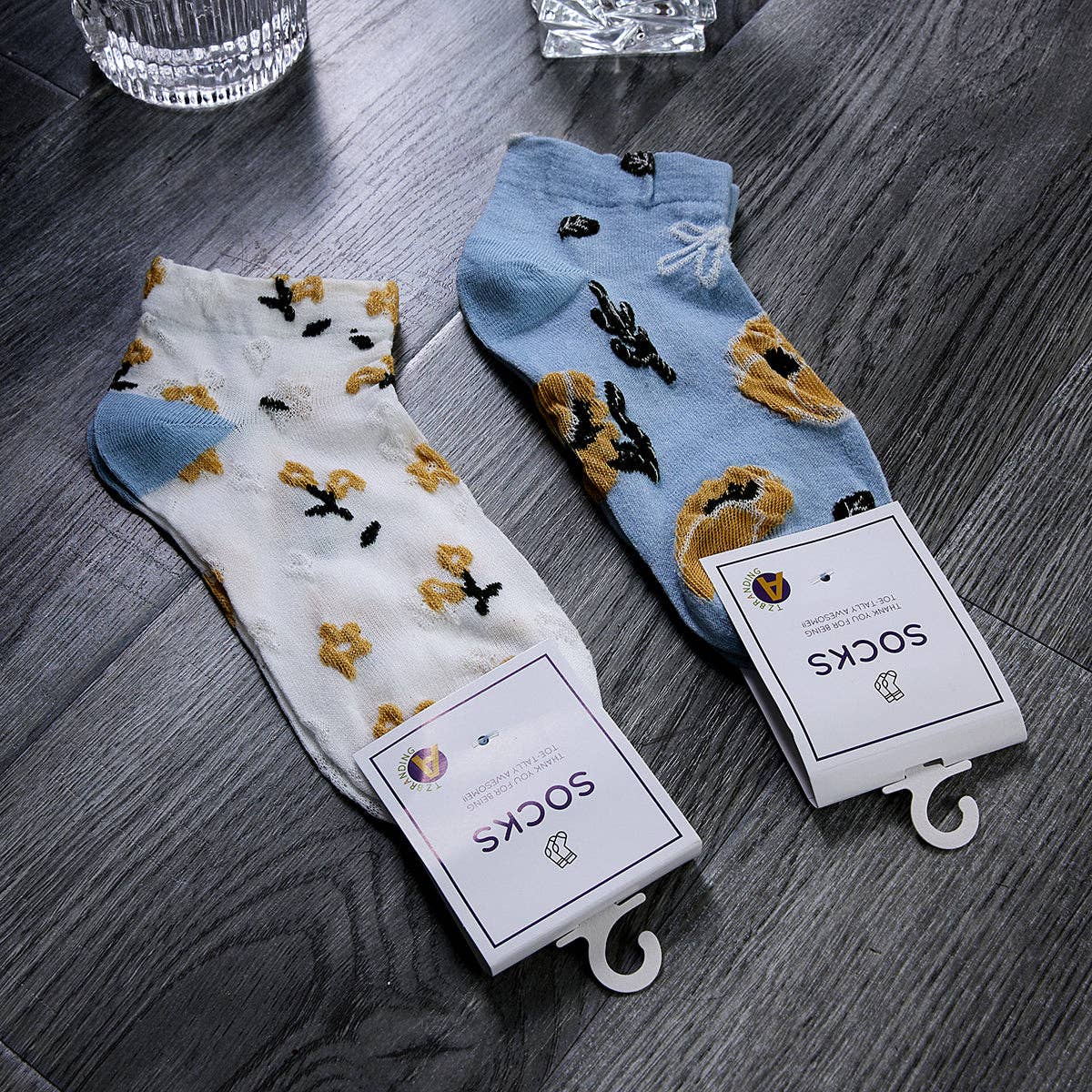 Funkyrel® Atzbranding Limited - Wholesale Socks - Women's - Rufia - Vintage Floral Blue and Yellow Low-Cut Socks6