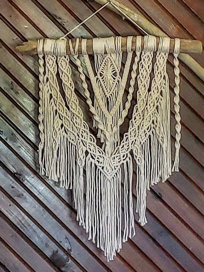 Stacy's Mom : grande décoration murale en macramé pour la vente par Knotty Boho Designs