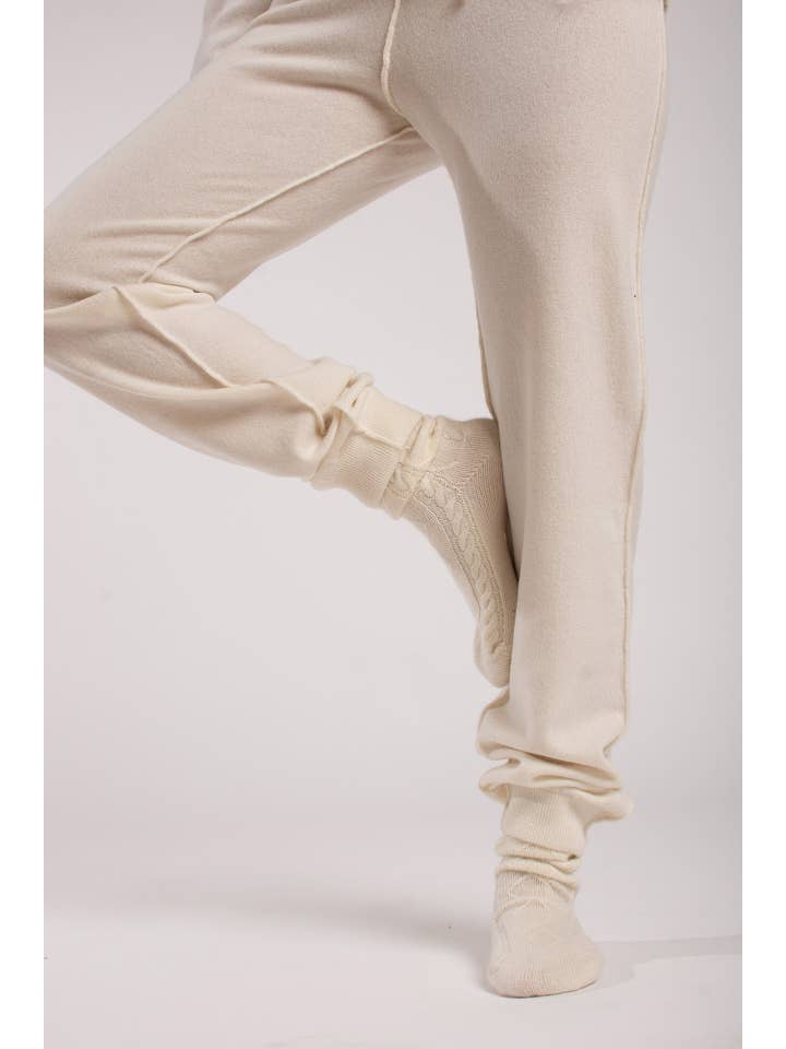 Karen Thomas – wholesale Lounge set – Women's – Cashmere Loungewear Sweatsuit Two Piece Set6