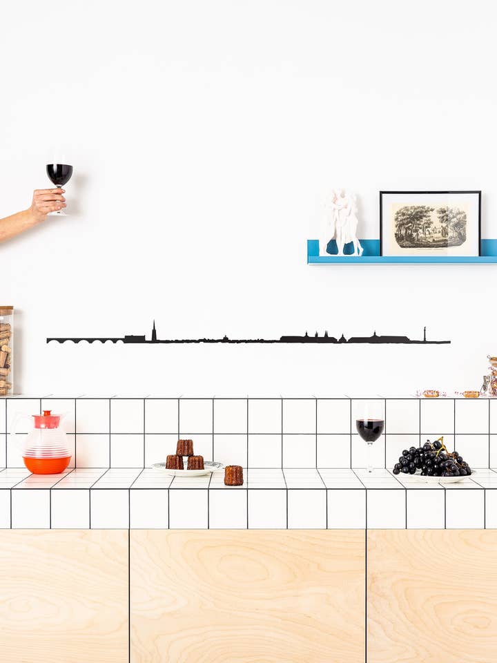 Vægindretning - Bordeaux Skyline - Maxi (125cm) for engroshandel hos The Line
