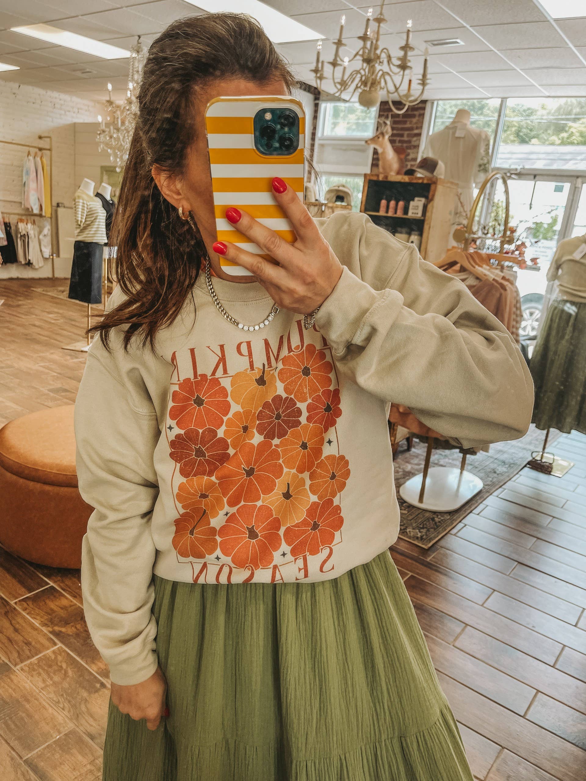 Amy Anne Apparel Inc - Wholesale Graphic Sweatshirt - Women's - Pumpkin Season Floral Crew Neck Sweatshirt | Trending3
