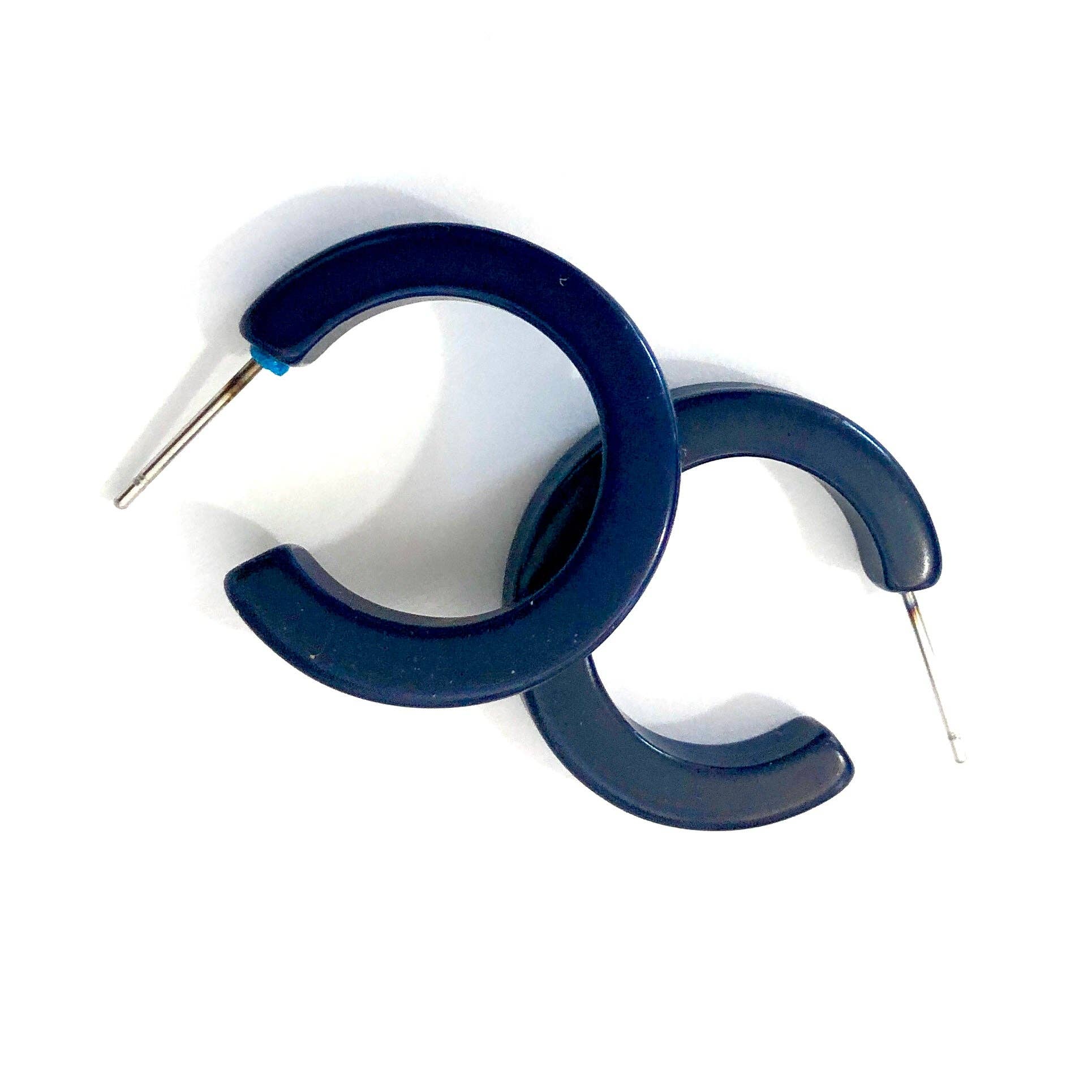 Leetie Lovendale – Brincos de argola por atacado – Brincos de argola azul marinho Lucite Pin Up6