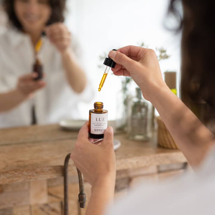TERRAIN BRAZILIAN BOTANICALS - Wholesale Facial Oil - L U Z . Brightening Face Oil with Buriti and Sweet Orange