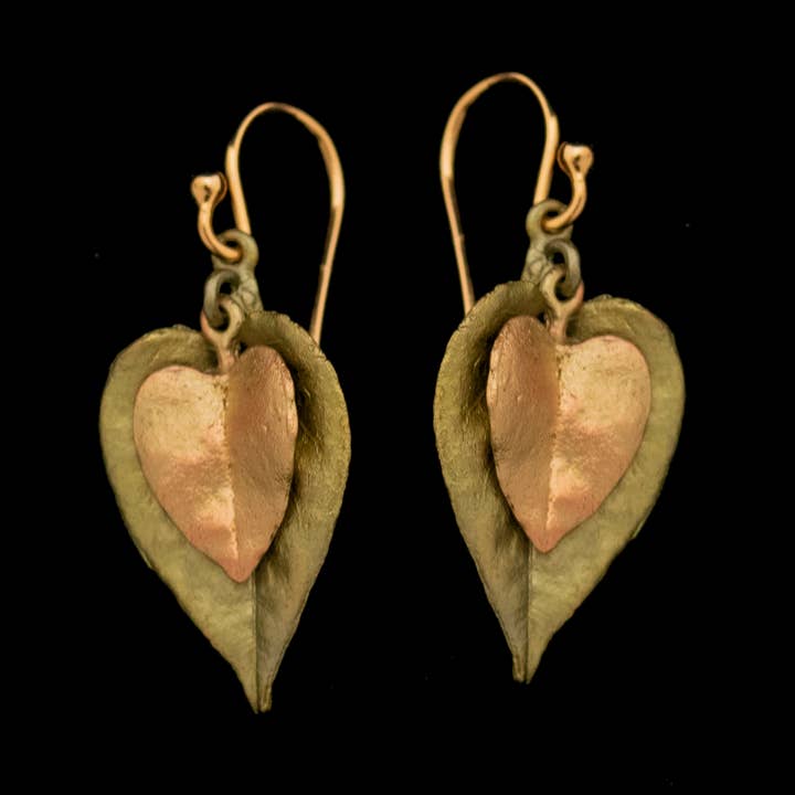 Boucles d'oreilles en fil de vigne pour la vente par Michael Michaud