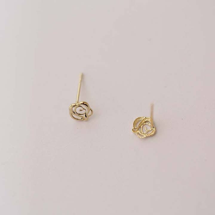 GenYLuxe – wholesale Solitärörhängen – 9ct Massivt Guld "Romantic Rose" Stiftörhängen